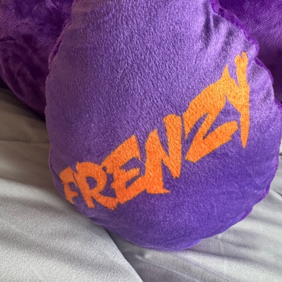 Dave & Busters Frenzy Friends Giant Emoji Plush - New with Tags HUGE - Picture 4 of 5